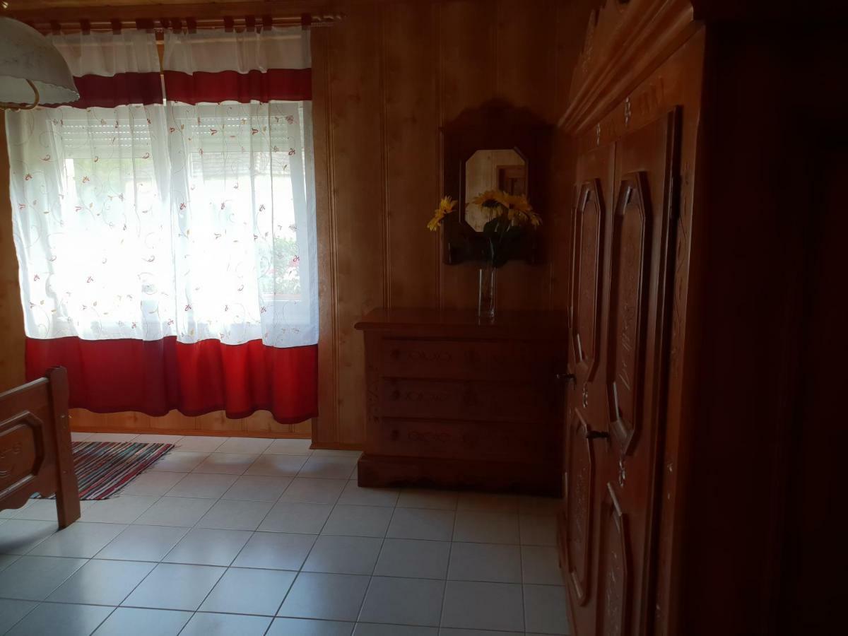 ホテル Kerka-Voelgyi Vendeghaz Kerkaszentkirály エクステリア 写真